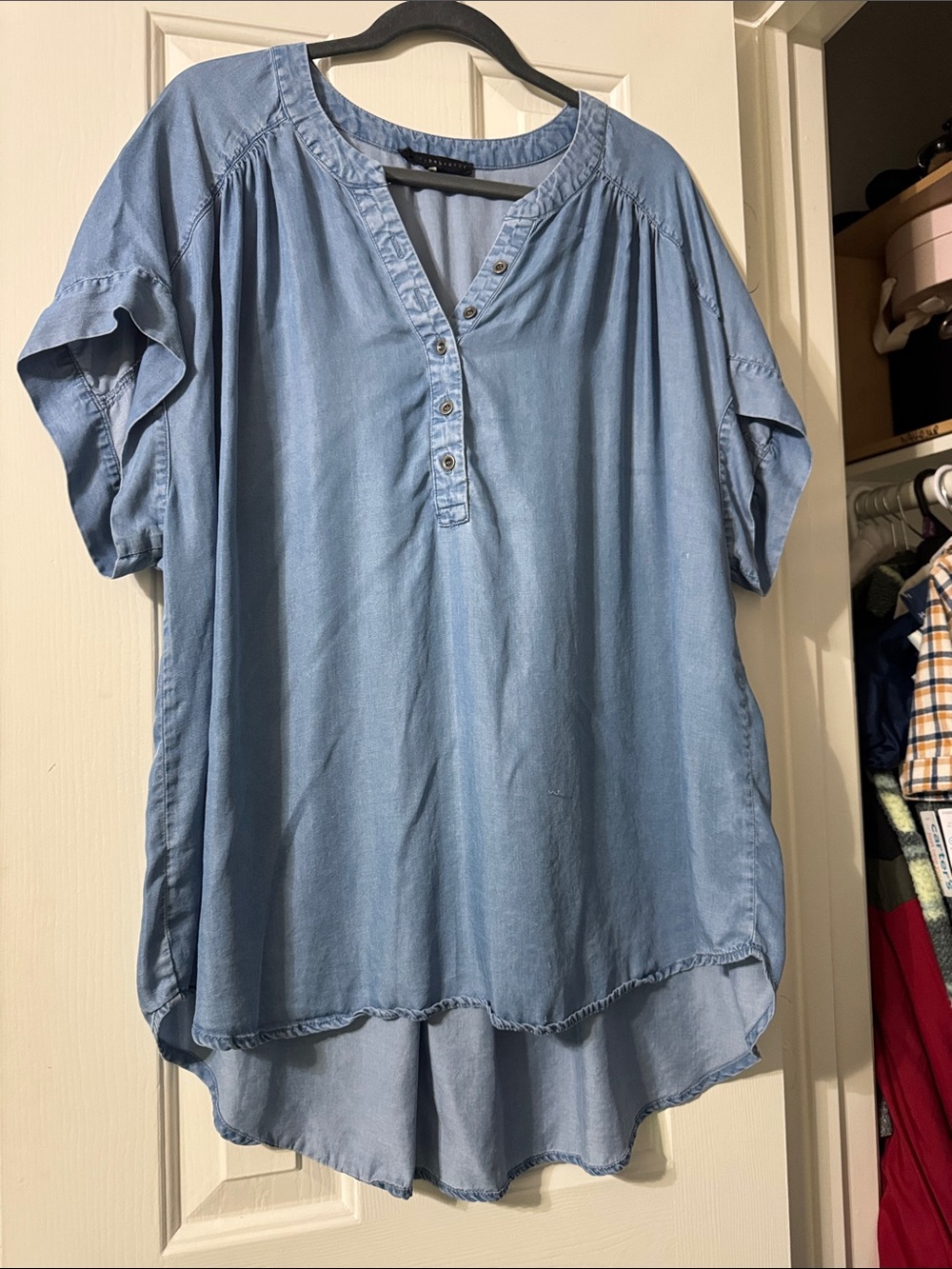 Light Chambray Women's Button-Front Tunic Top